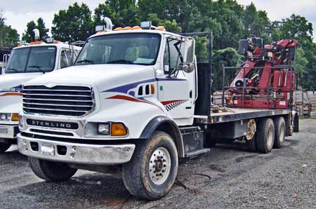 2001 Concrete Forms Truck with IMT Crane